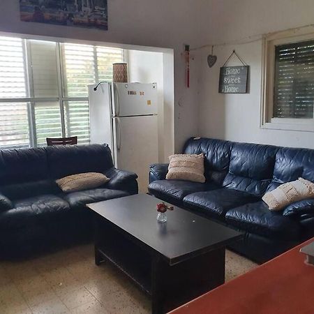 2 Bedroom Apartment In Batiya Makov Shared Rooms Rehovot ภายนอก รูปภาพ