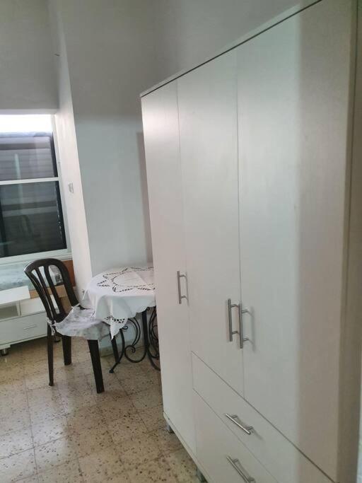 2 Bedroom Apartment In Batiya Makov Shared Rooms Rehovot ภายนอก รูปภาพ