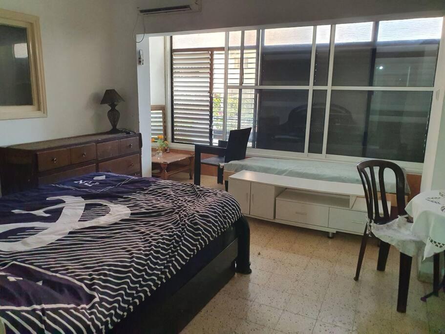 2 Bedroom Apartment In Batiya Makov Shared Rooms Rehovot ภายนอก รูปภาพ